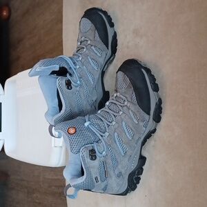 Women's Merrell Grey & Blue Size 11 Hiking Boots